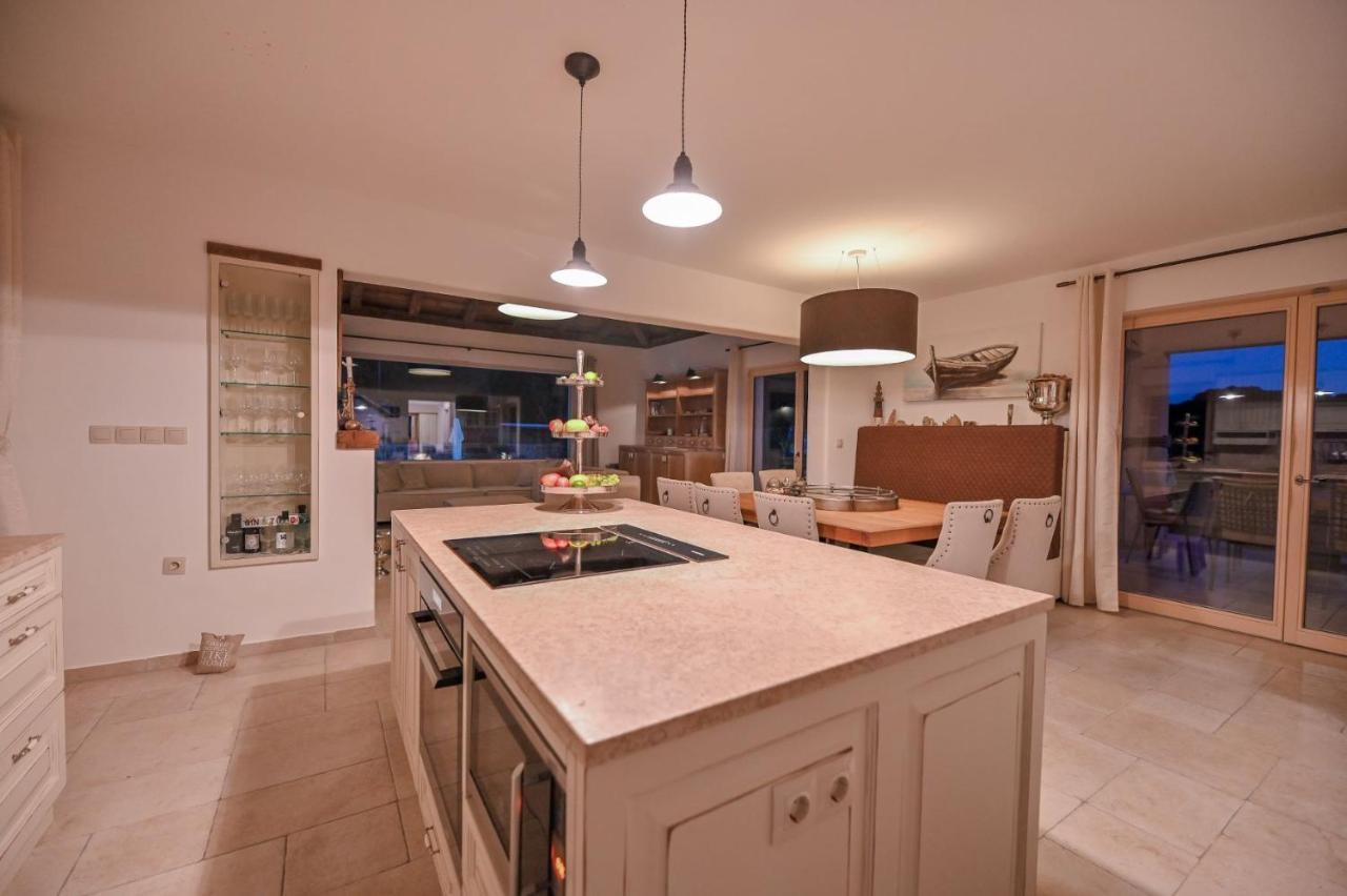 Luxury Villa Solea Barusic Екстер'єр фото